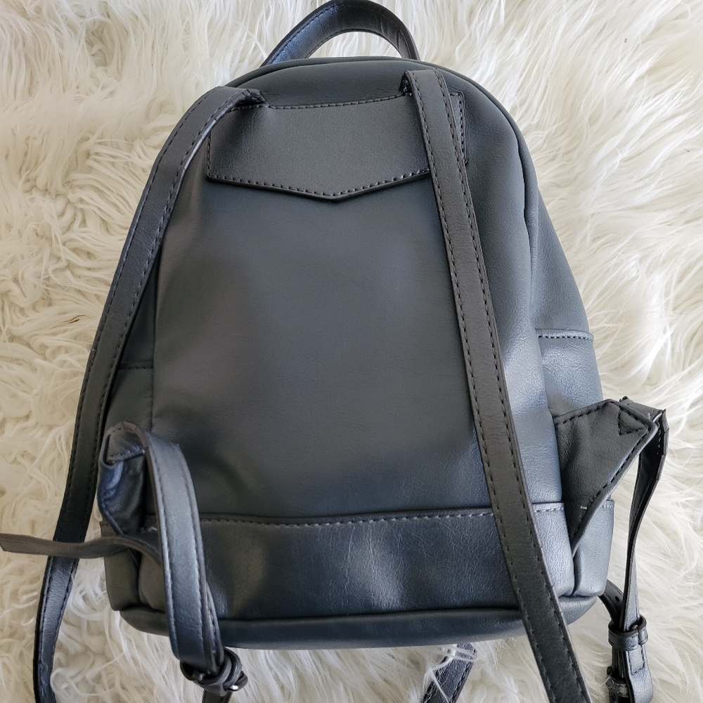 ☆ Simply Vera Gray Mini Backpack - Picture 6 of 16
